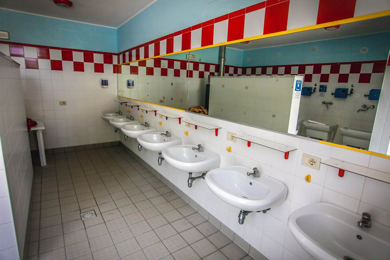 piazzole servizi igienici 2 scaled