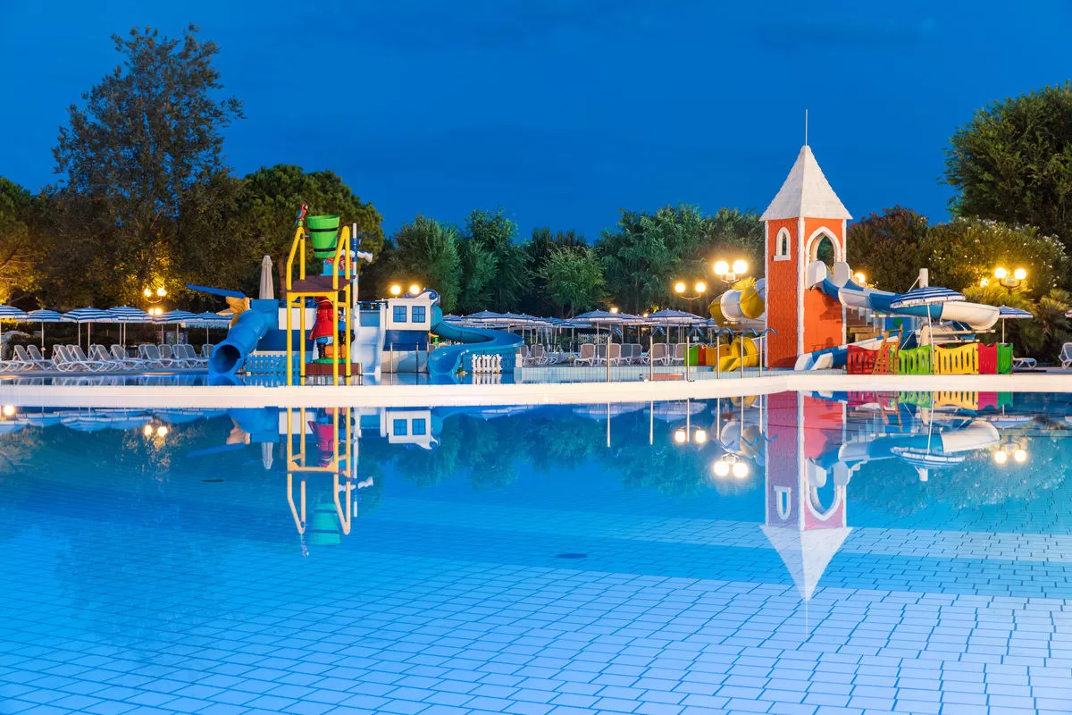 villaggio sant angelo piscina notte 1