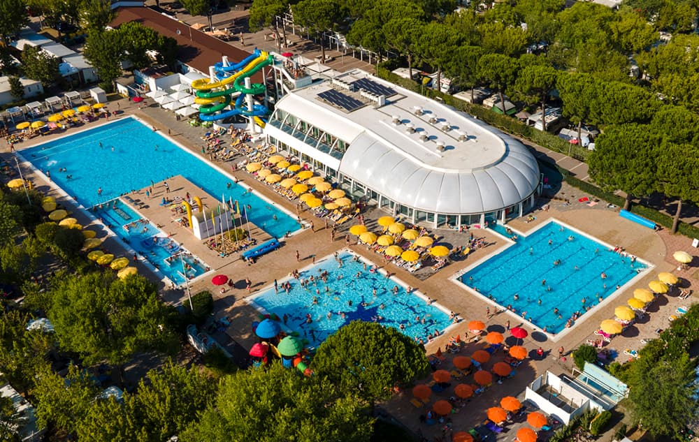 37 piscinaesterna 1000x633 gallery  3