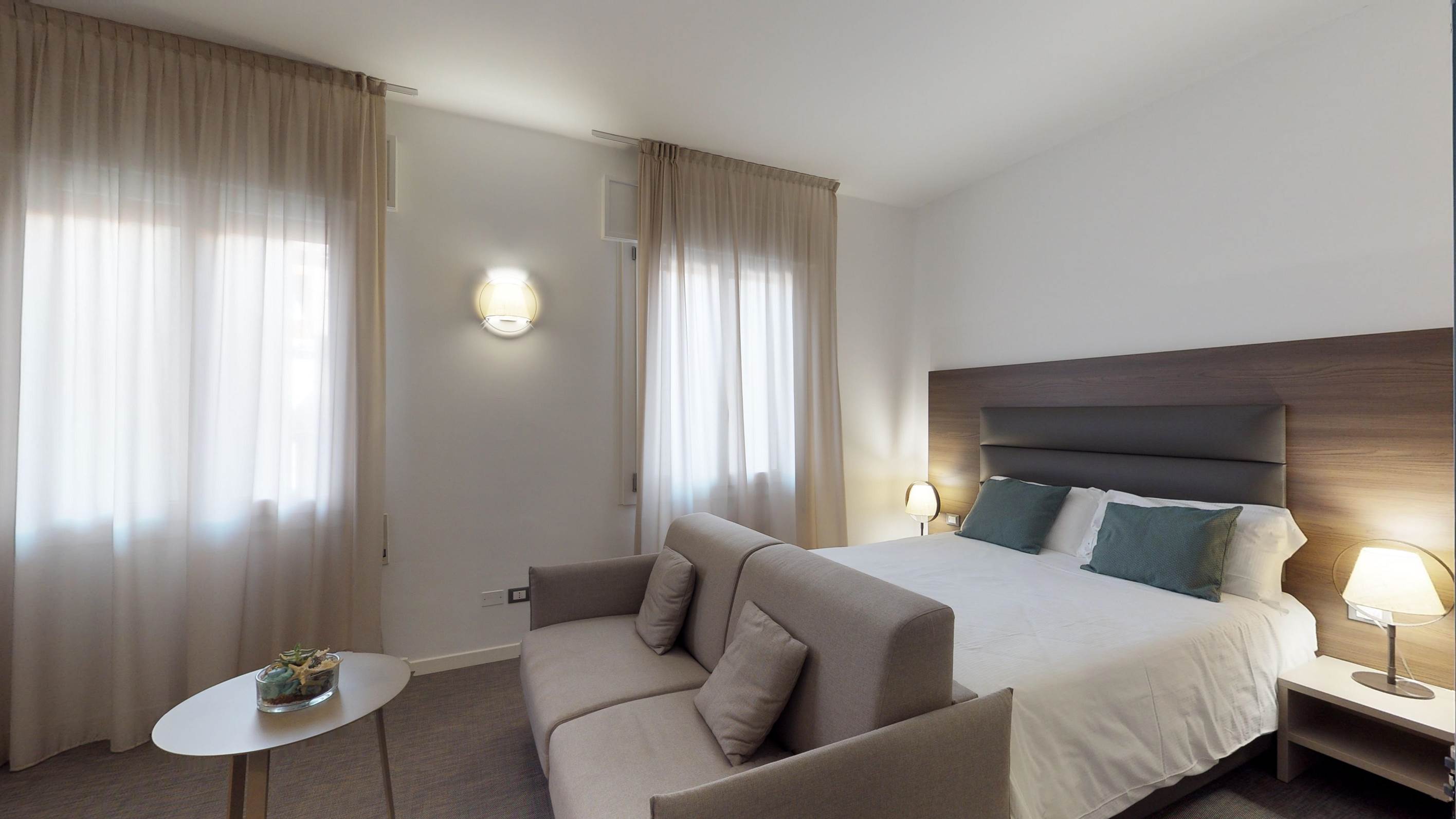 junior suite camera e divano